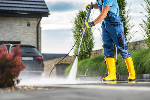 Best Rust Removal  in Deforest, WI